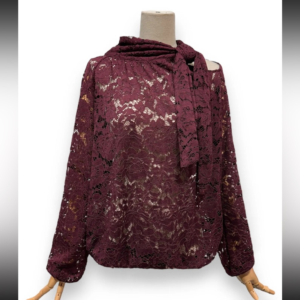 MADE IN ITALY LACE TIE SIDE BLOUSE